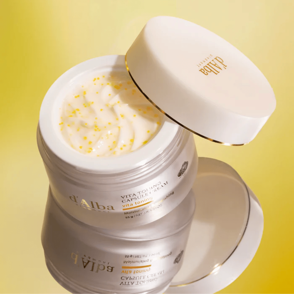 d'Alba Vita Toning Capsule Cream κρέμα προσώπου – ενυδατική κρέμα με τεχνολογία κάψουλας που βοηθά στη θρέψη και την εξομάλυνση της υφής του δέρματος.