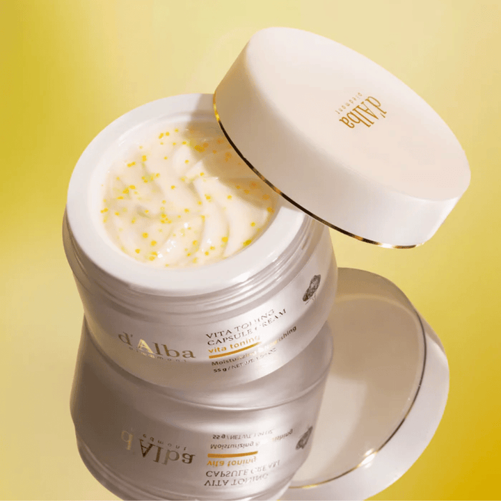 d'Alba Vita Toning Capsule Cream κρέμα προσώπου – ενυδατική κρέμα με τεχνολογία κάψουλας που βοηθά στη θρέψη και την εξομάλυνση της υφής του δέρματος.