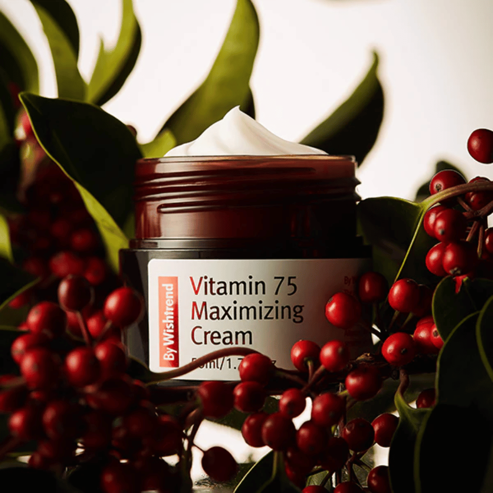 By Wishtrend Vitamin 75 Maximizing Cream με εκχύλισμα ιπποφαούς πλούσιο σε βιταμίνες που χαρίζει λάμψη, ενυδατώνει την επιδερμίδα και βελτιώνει τη φωτεινότητά της.
