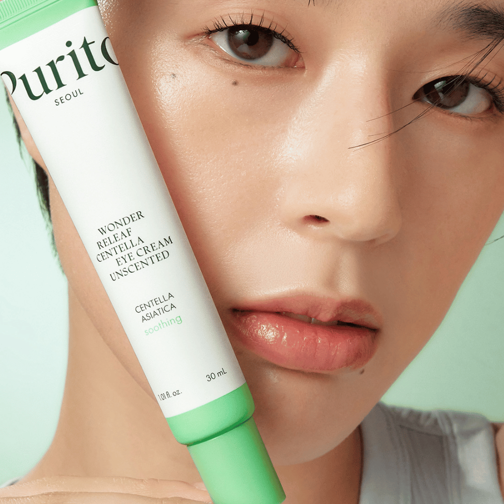 Purito Wonder Releaf Centella Eye Cream Unscented είναι μια θρεπτική κρέμα ματιών που περιέχει καταπραϋντική Centella Asiatica. Ιδανική για ευαίσθητο δέρμα, αυτή η άοσμη κρέμα μειώνει τον ερεθισμό και ενυδατώνει έντονα ενώ μειώνει τις λεπτές γραμμές και τους μαύρους κύκλους.