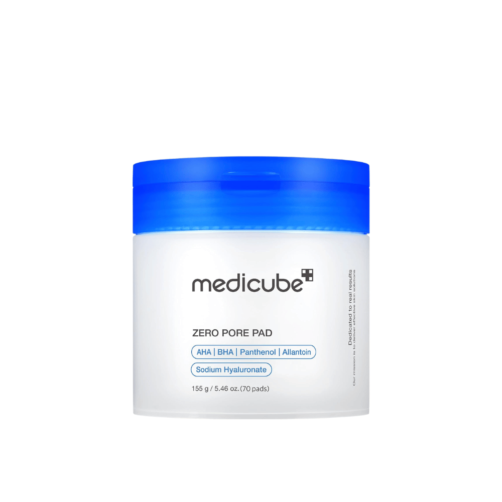 Medicube Zero Pore Pad 2.0, 70 απολεπιστικά toner pads με AHA, BHA και πανθενόλη σε λευκό βαζάκι με μπλε καπάκι σε λευκό φόντο.