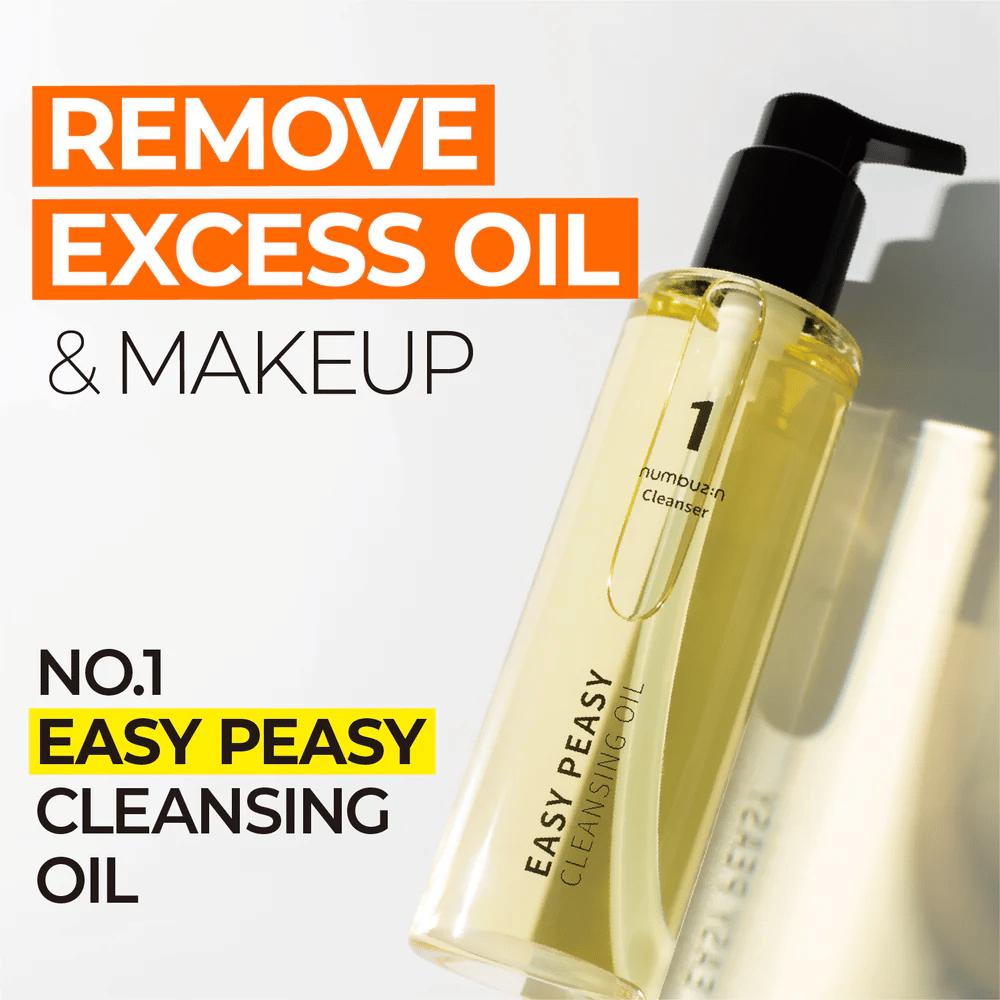 Μπουκάλι με Numbuzin No.1 Easy Peasy Cleansing Oil σε λευκό φόντο, το κείμενο «Remove excess oil & makeup» φαίνεται δίπλα.