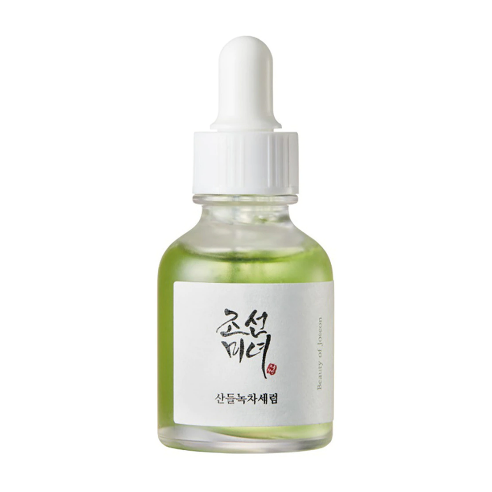 Ένα μπουκάλι Beauty of Joseon Calming Serum 30ml σε λευκό φόντο με πανθενόλη.